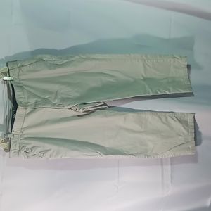 Lee Extreme Comfort Khaki trousers size. 44W x 30L, pants have four pockets